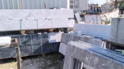 Osmaniye’deki mezar yapım ustası Mustafa Saltalı, artan fiyatlar nedeniyle cenazeleri