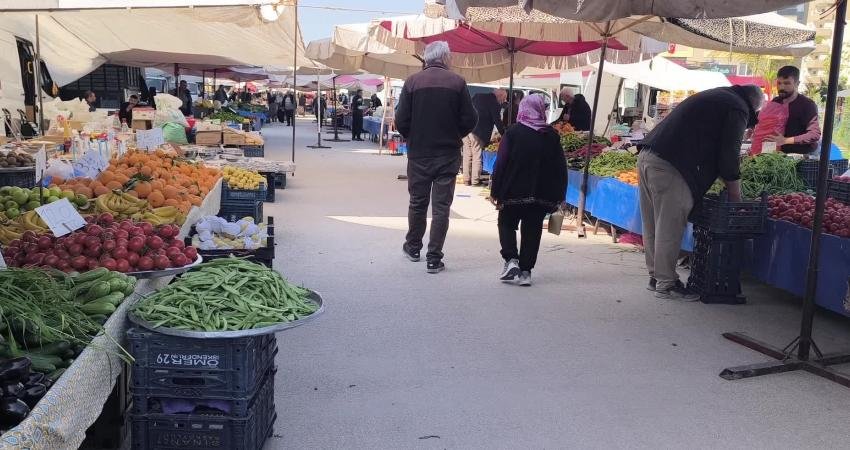 Osmaniyeli vatandaş: İhtiyacımız olanın yarısını ancak alıyoruz Osmaniye'nin Kadirli ilçesinde vatandaşlar geçim sıkıntısından dert yandı. Emekli bir