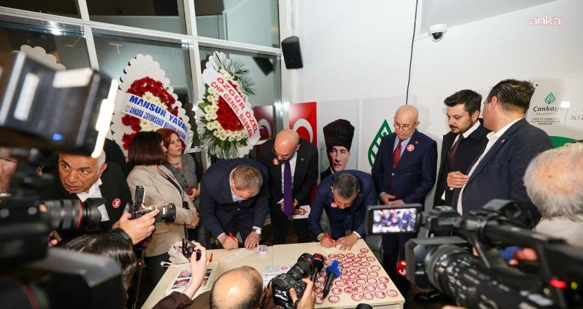 CHP Genel Başkanı Özgür Özel ve DEM Parti Eş Genel