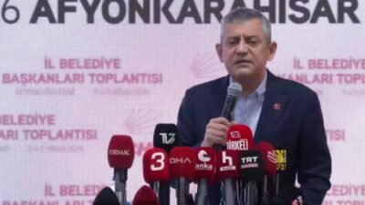 CHP Genel Başkanı Özgür Özel, Bursa Büyükşehir Belediye Başkanı Mustafa