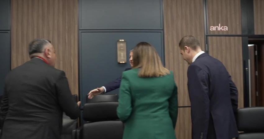 CHP Genel Başkanı Özgür Özel, parti genel merkezinde CHP Belediye Başkanları