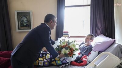 CHP Genel Başkanı Özgür Özel, şair ve yazar Ahmet Telli’ye