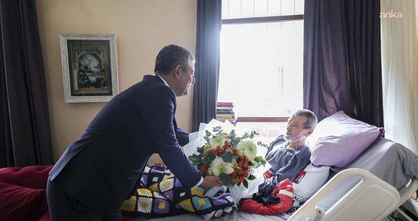 CHP Genel Başkanı Özgür Özel, şair ve yazar Ahmet Telli’ye