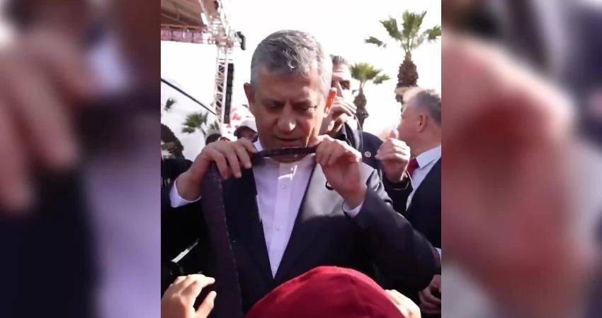 CHP Genel Başkanı Özgür Özel, Urla Belediyesi'nin toplu açılış töreninde