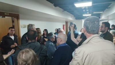 “Şeriata, faşizme, karanlığa karşı laik, devrimci, demokratik cumhuriyet” pankartı nedeniyle