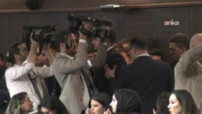 Parlamento Muhabirleri Derneği (PMD), dün AK Parti Grup toplantısı sırasında Eski