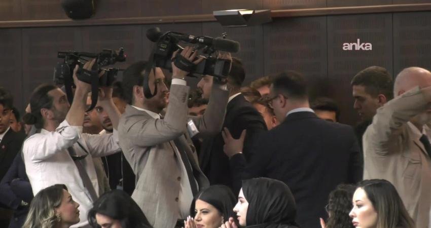 Parlamento Muhabirleri Derneği (PMD), dün AK Parti Grup toplantısı sırasında Eski