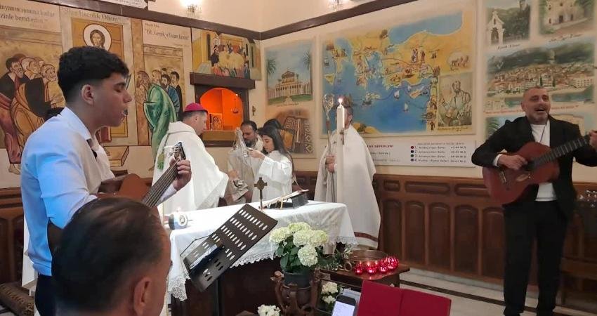 6 Şubat depremlerinin etkisinin devam ettiği Hatay’da Hristiyan vatandaşlar Paskalya