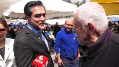 Pendik pazarında pahalılığa isyan eden vatandaşlar iktidar mensuplarını alışverişe davet etti: Sayın Cumhurbaşkanı da gelsin, bir kilo domates alsın, evine götürsün… İYİ Parti Sözcüsü Buğra Kavuncu Pendik pazarı ziyareti sırasında vatandaşa