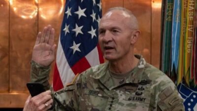 ABD Savunma Bakanı Pete Hegseth, Kara Kuvvetleri Komutanı Orgeneral Randy