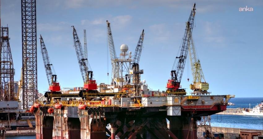 ABD Başkanı Donald Trump’ın, İran limanlarına yönelik ablukayı “aylarca” sürdürmeye