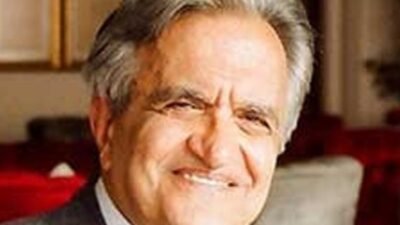 Tıp ve edebiyat dünyasının tanınmış isimlerinden Prof. Dr. Hüsrev Hatemi