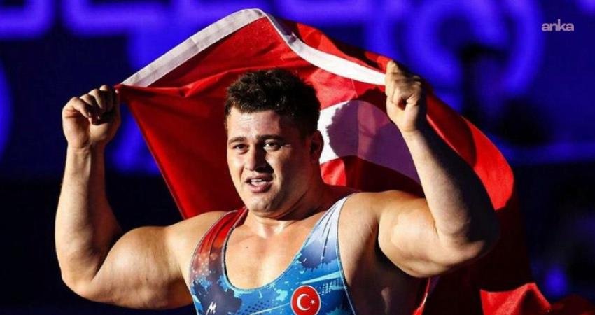 Milli güreşçi Rıza Kayaalp, Arnavutluk'un başkenti Tiran'da devam eden Avrupa Güreş