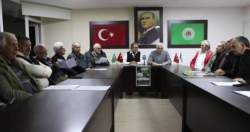 Rize'nin Fındıklı ilçesinde çay üreticileri, "düşük fiyatlar ve kota baskısına"