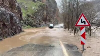 Tunceli’de etkili olan aşırı yağışlar ulaşımı olumsuz etkiledi. Munzur Suyu’nun