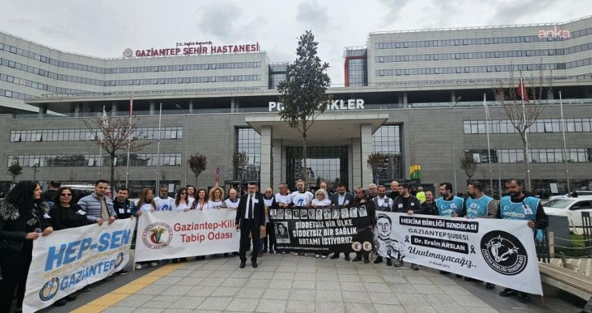 Gaziantep’te Dr. Ersin Arslan’ın ölüm yıl dönümünde düzenlenen basın açıklamasında,