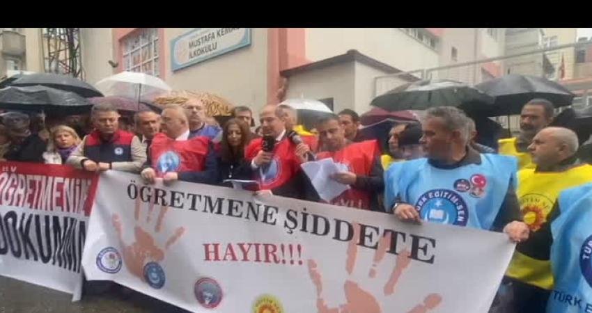Samsun’da öğretmene yönelik veli saldırısı eğitimcilerce protesto edildi Eğitimciler, İlkadım ilçesindeki Mustafa Kemal İlkokulu’nda görevli öğretmene yönelik veli
