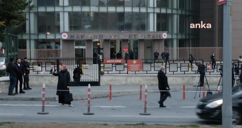 Sanatçı Gülben Ergen, Fatma Nur Çelik ve kızının ölümüyle ilgili tepkisi nedeniyle ifade verdi: “Çok üzgünüm, kırgınım” Sanatçı Gülben Ergen, kızına yönelik cinsel istismar davası devam ederken