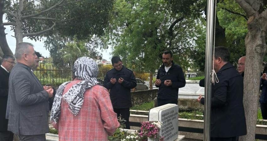 Jandarma Üsteğmen Ahmet Ozan Şarlak, şehadetinin 14’üncü yılında Manavgat’taki mezarı başında