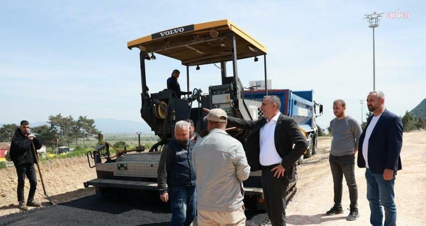 Şehzadeler Belediyesi’nden Hamalın Kırı piknik alanına güvenli ulaşım için yeni yol Şehzadeler Belediyesi, Hamalın Kırı’nda açılacak piknik alanına ulaşımı güvenli hale