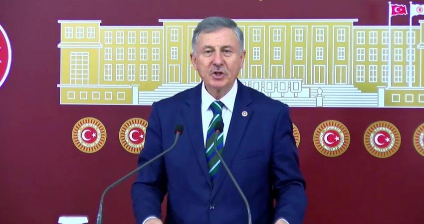 Selçuk Özdağ, Manisa’nın sorunlarını TBMM gündemine taşıdı: Manisa uzun yıllardır biriken yapısal sorunlarla karşı karşıyadır Yeni Yol Partisi Grup Başkanvekili Selçuk Özdağ, Manisa’nın tarım ve sanayideki