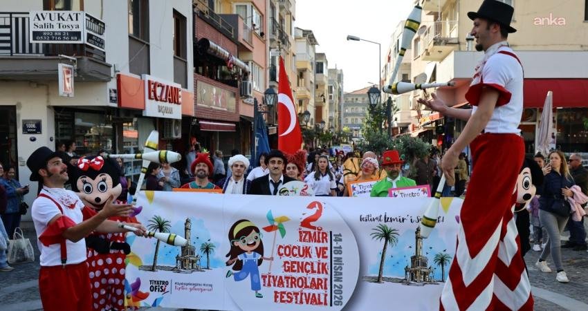 İzmir Çocuk ve Gençlik Tiyatroları Festivali'nin ikincisi Selçuk'ta düzenlendi. Festival,