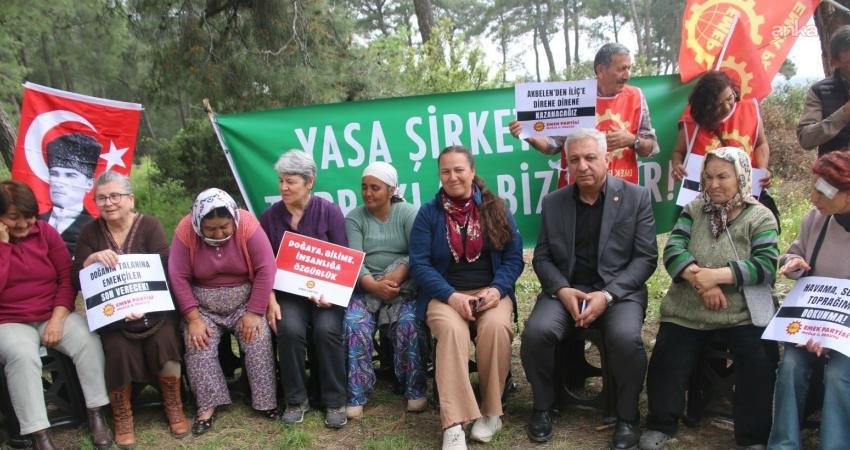 Emek Partisi Genel Başkanı Seyit Aslan, tutuklu Esra Işık ile