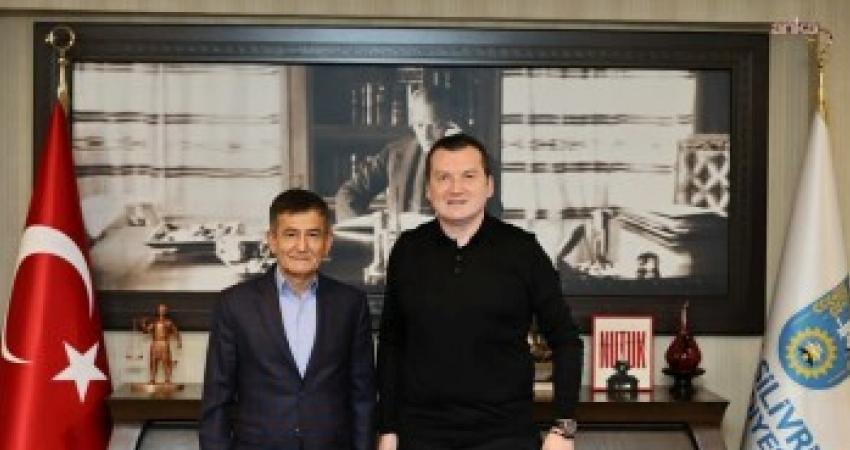 Silivri Belediye Başkanı Balcıoğlu, İBB Danışmanı Akülker’i ağırladı Silivri Belediye Başkanı Bora Balcıoğlu, İstanbul Büyükşehir Belediyesi Danışmanı Müslüm