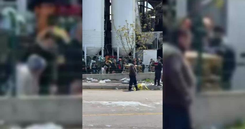 Ankara’nın Sincan ilçesindeki ASO OSB’de bulunan boya fabrikasında çıkan yangında