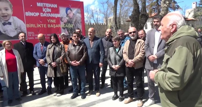 Sinop’ta DMD hastası 3 yaşındaki Metehan’ın tedavisi için destek nöbeti başlatıldı Sinoplu Emre ve eşi Sibel Gölgeci çiftinin ölümcül kas hastalığı