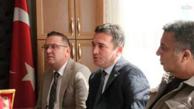 Sivrihisar Belediye Başkanı Habil Dökmeci, ilçede faaliyet gösteren esnaf odalarını