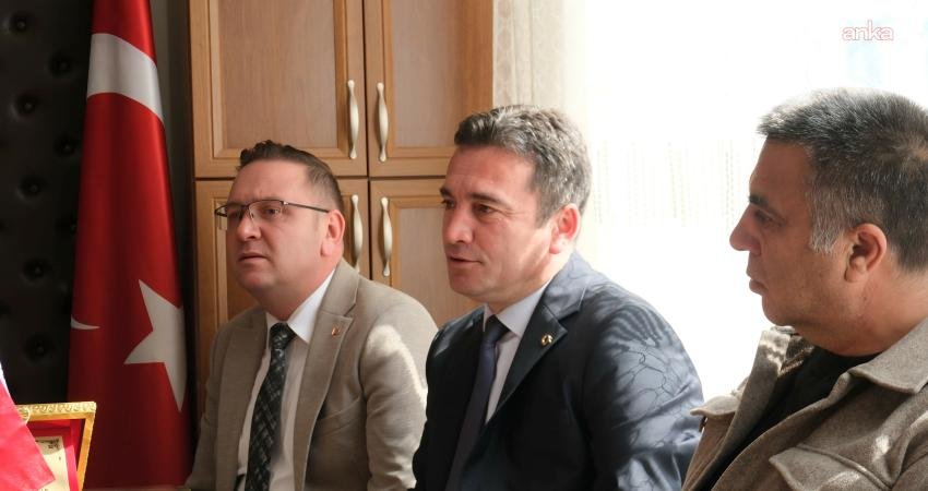 Sivrihisar Belediye Başkanı Habil Dökmeci, ilçede faaliyet gösteren esnaf odalarını