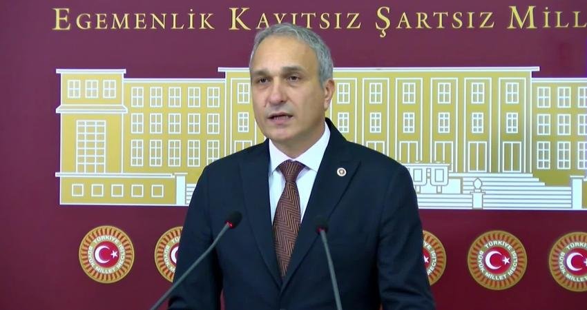 CHP'nin Milli Eğitim Politika Kurulu Başkanı Suat Özçağdaş, "Bir bakanın