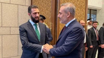 Suriye Cumhurbaşkanı Ahmed el-Şara, Şam'da Dışişleri Bakanı Hakan Fidan'ı kabul etti.