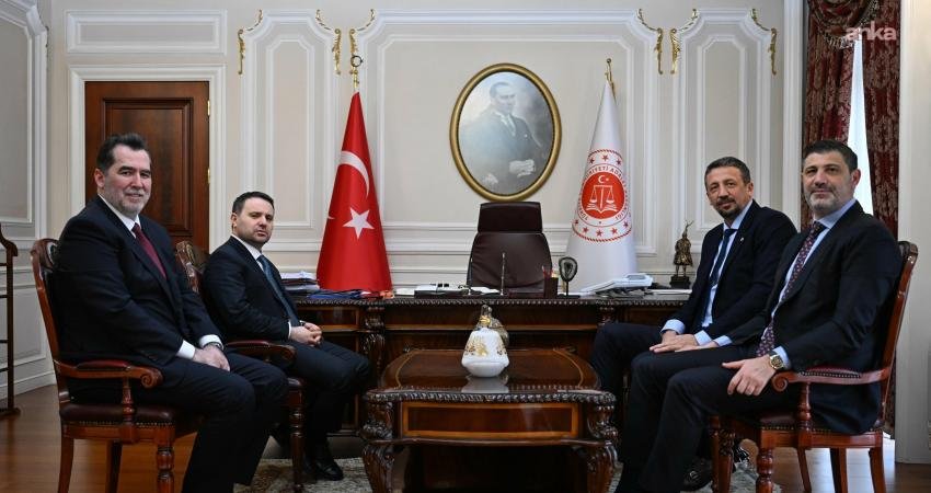 Türkiye Basketbol Federasyonu (TBF) Başkanı Hidayet Türkoğlu, Adalet Bakanı Akın
