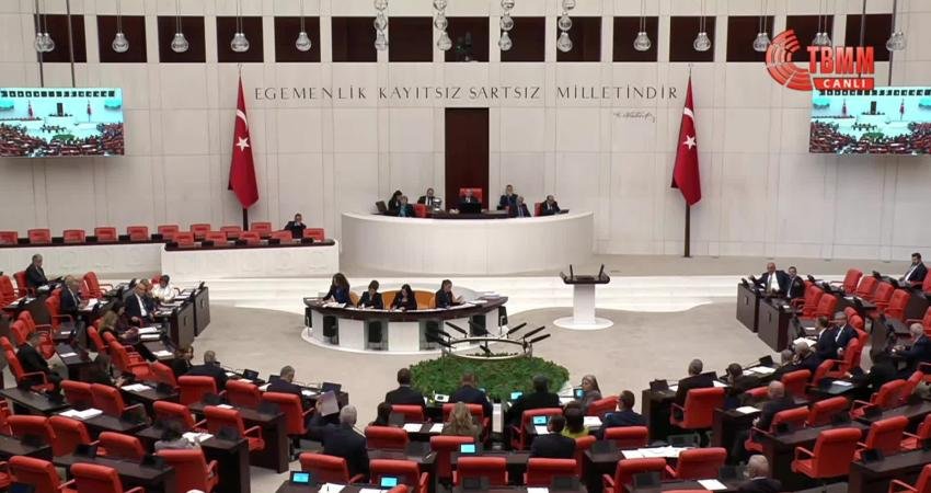 CHP Grupbaşkanvekili Ali Mahir Başarır, "86 milyon çalışsın, dizlerini dövsün,