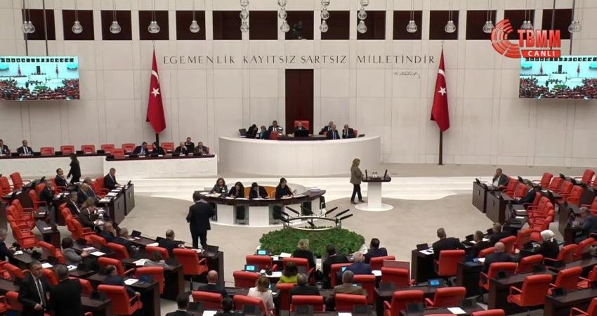 Saadet Partisi İstanbul Milletvekili Birol Aydın, "Bakın, şimdi ülkenin ne