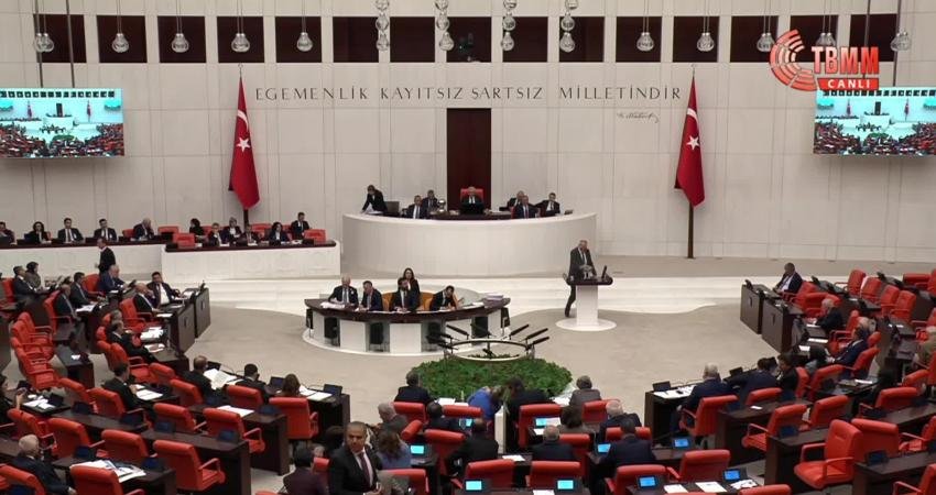 TBMM Genel Kurulu'nda görüşülen sosyal medyanın 15 yaş altına engellenmesi ve