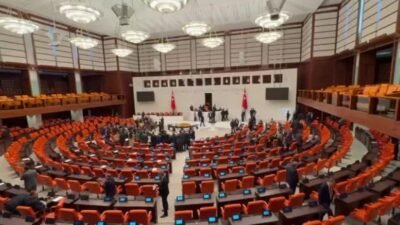 TBMM Genel Kurulu birleşimi, iki kez yapılan yoklamada toplantı yeter