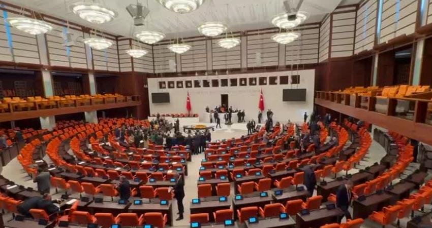 TBMM Genel Kurulu birleşimi, iki kez yapılan yoklamada toplantı yeter