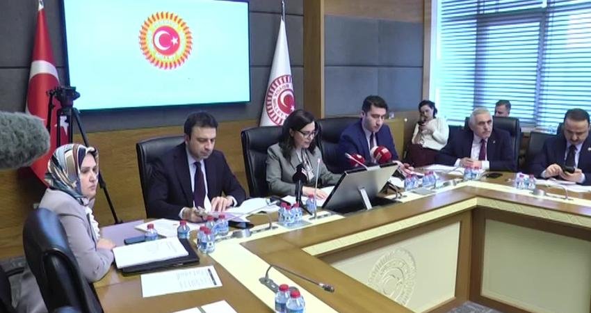 TBMM’de suça sürüklenen çocuklara ilişkin araştırma sonuçları: “Çocukların yüzde 27’si uygun bir rehabilitasyon görürse büyük olasılıkla cezaevine dönmeyecek” TBMM'de Suça Sürüklenen Çocuklara Yönelik Araştırma Komisyonu'nda, suça sürüklenen çocuklara ilişkin