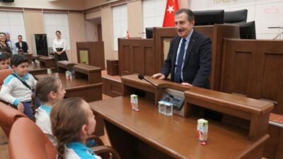 Tepebaşı Belediye Başkanı Ahmet Ataç, Şehit Yusuf Tuna Güzey İlkokulu