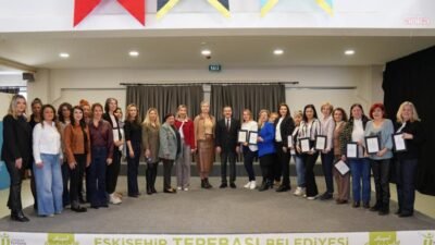 Tepebaşı Belediye Başkanı Ahmet Ataç, kadın muhtarların yer aldığı buluşmaya