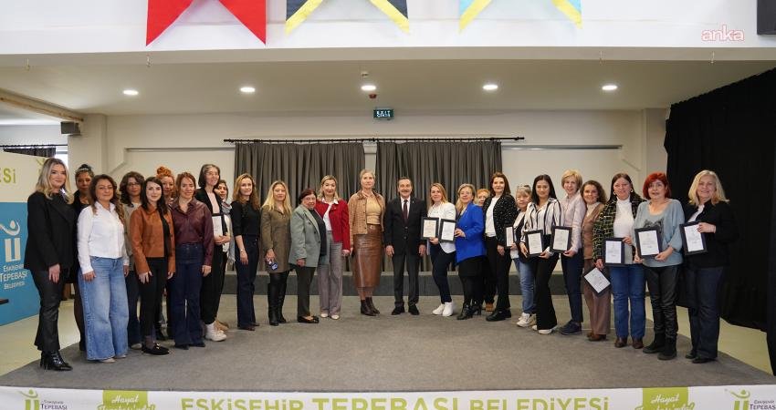 Tepebaşı Belediye Başkanı Ahmet Ataç, kadın muhtarların yer aldığı buluşmaya