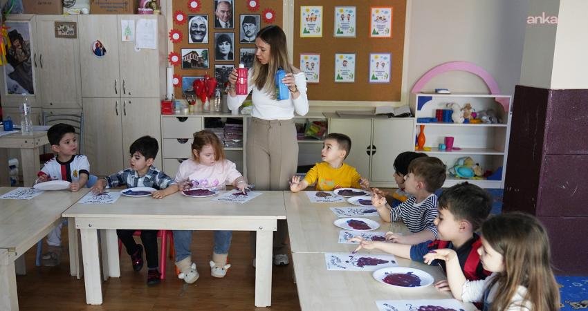 Tepebaşı’nda çocuklar oyunlar eşliğinde öğreniyor Tepebaşı Belediyesi tarafından çocuk sanat ve kültür merkezlerinde düzenlenen oyun