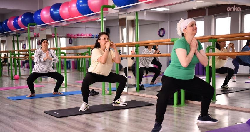 Tepebaşı Belediyesi Yunus Emre Spor Tesisleri yetişkin kursları yoğun katılımla