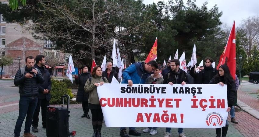 23 Nisan Ulusal Egemenlik ve Çocuk Bayramı nedeniyle Türkiye Halk