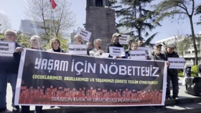 Trabzon Emek ve Demokrasi Platformu, okul saldırılarını Meydan Parkı’nda düzenlediği