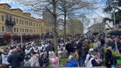 Tüm Emeklilerin Sendikası Karadeniz Bölgesi’ndeki şubelerinin öncülüğünde Trabzon’da “Sefalet Zulmüne