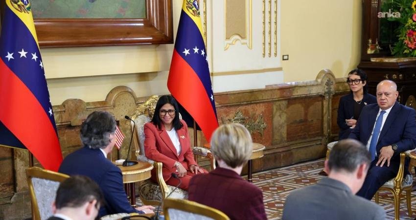 Donald Trump yönetimi Venezuela'nın geçici lideri Delcy Rodríguez'i yaptırım listesinden çıkardı.